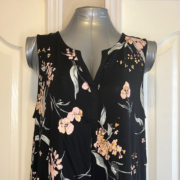 Reitman’s Size XL Sleeveless/V-neck Floral top, EUC - Picture 8 of 15